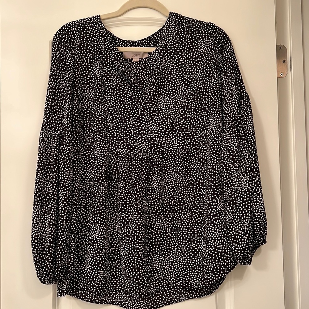 LOFT BLACK WITH WHITE POLKA DOTS BLOUSE SZ Medium excellent condition